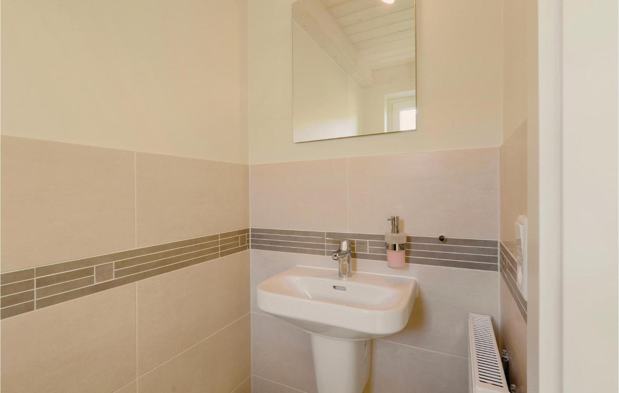 Beautiful Home In Dagebuell With Wifi Luaran gambar