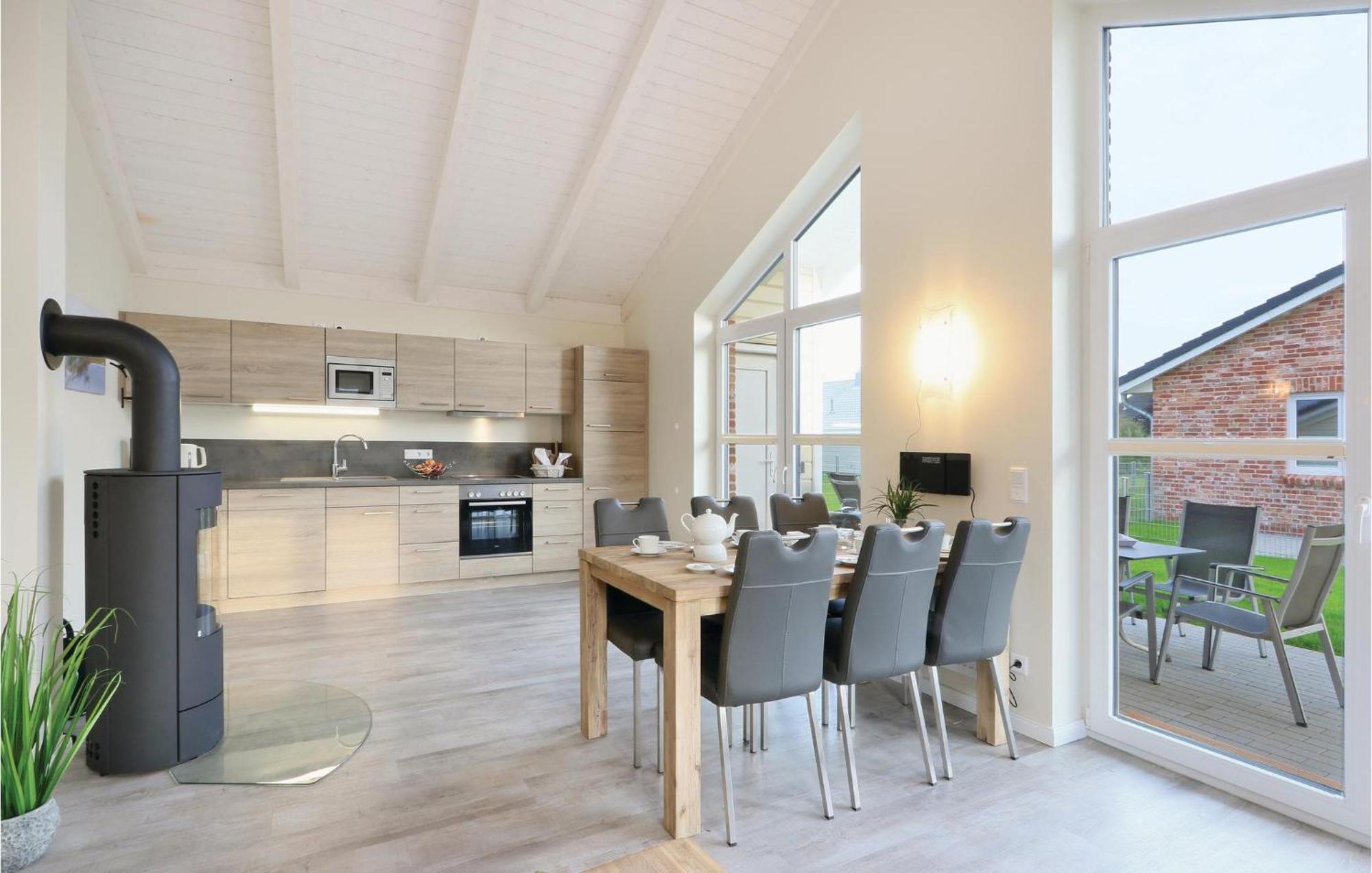 Beautiful Home In Dagebuell With Wifi Luaran gambar